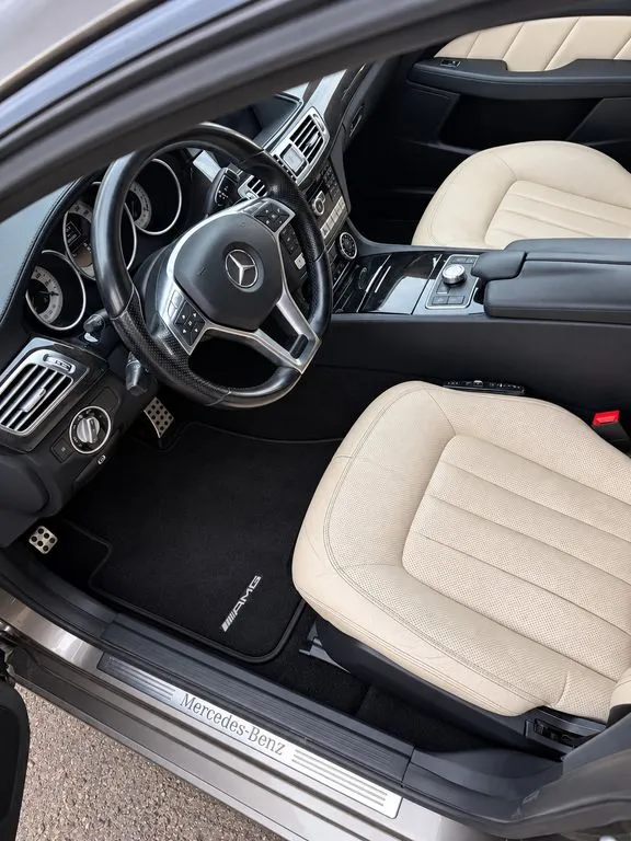 Mercedes-Benz CLS 500