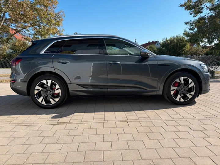 Audi Q8 e-tron