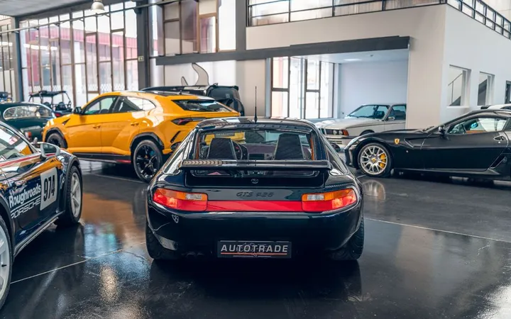 Porsche 928