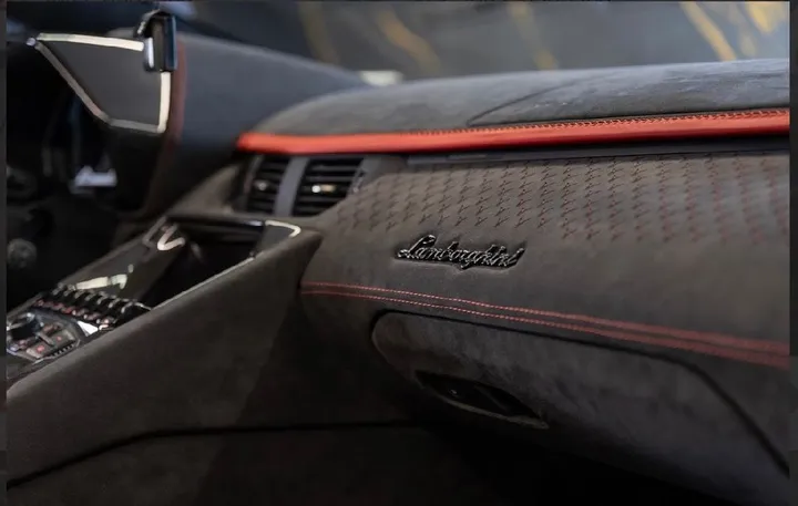 Lamborghini Aventador