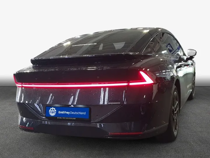 XPENG P7