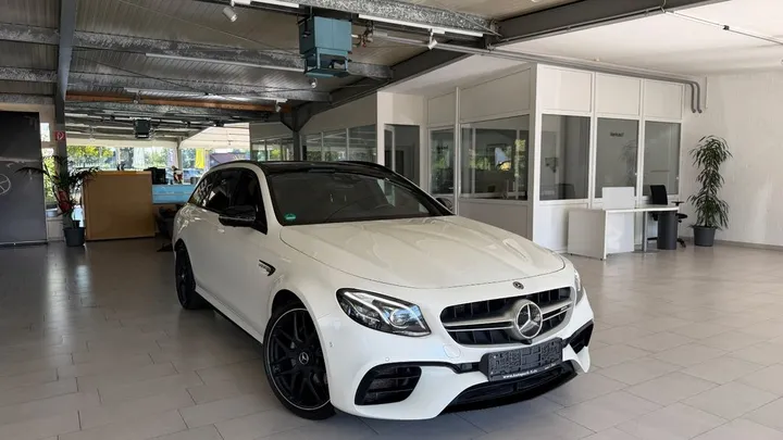 Mercedes-Benz E 63 AMG