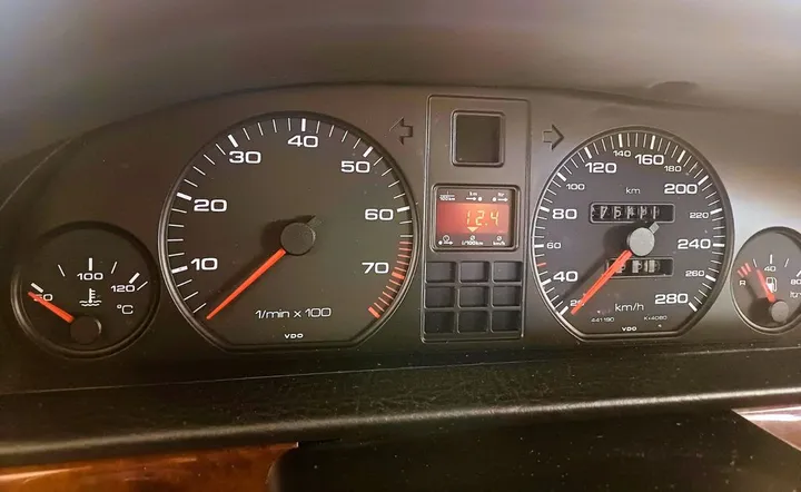 Audi V8