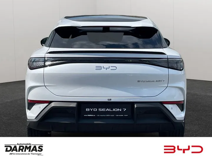 BYD SEALION 7