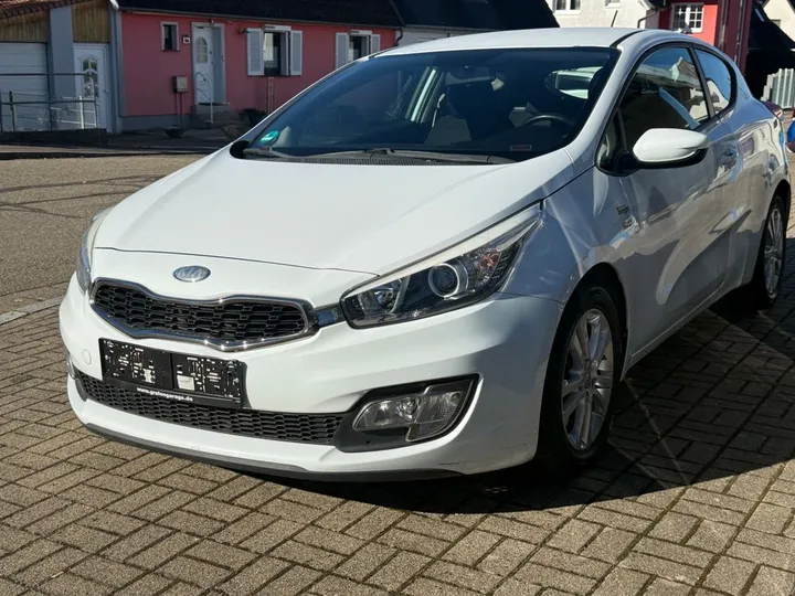 Kia pro cee'd / ProCeed