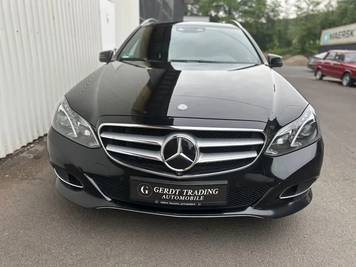 Mercedes-Benz E 220