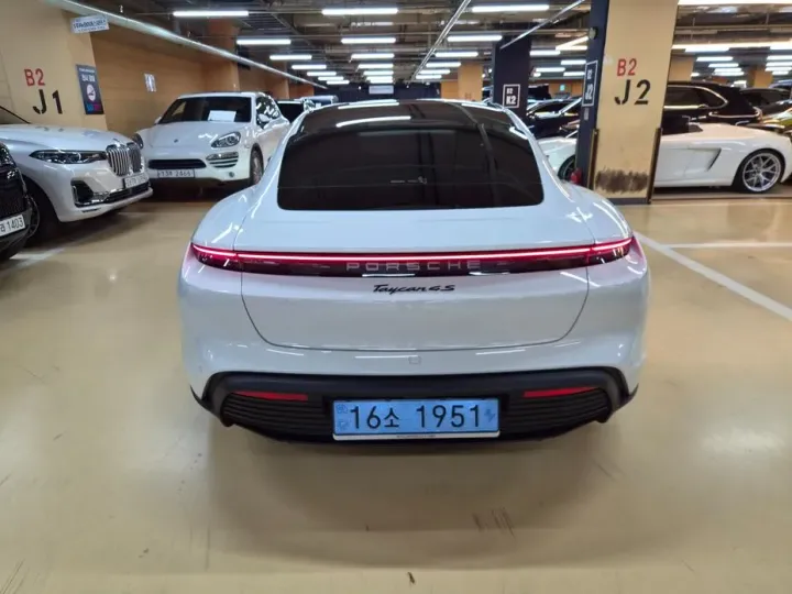 Porsche Taycan