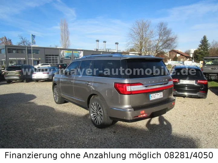 Lincoln Navigator