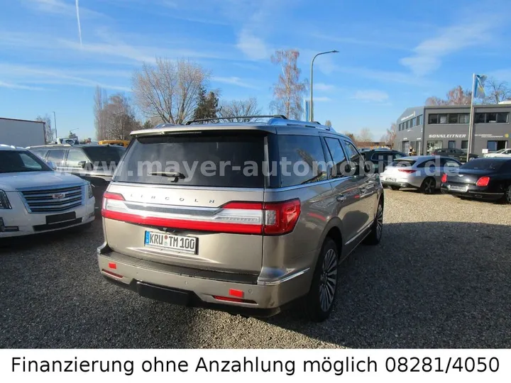 Lincoln Navigator
