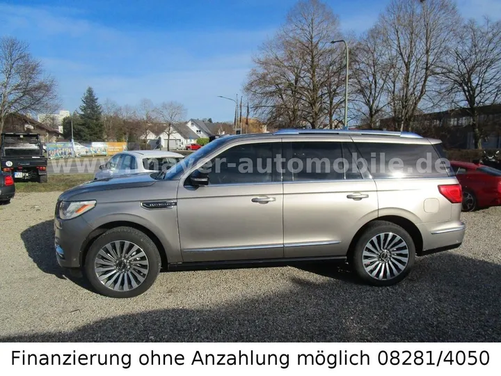 Lincoln Navigator
