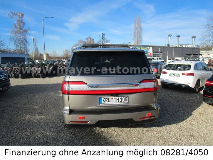 Lincoln Navigator