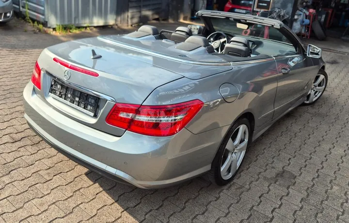 Mercedes-Benz E 200