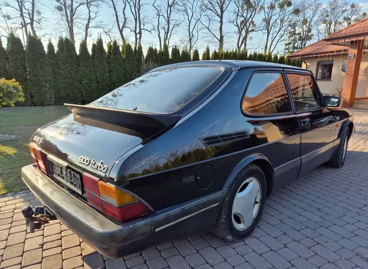 Saab 900