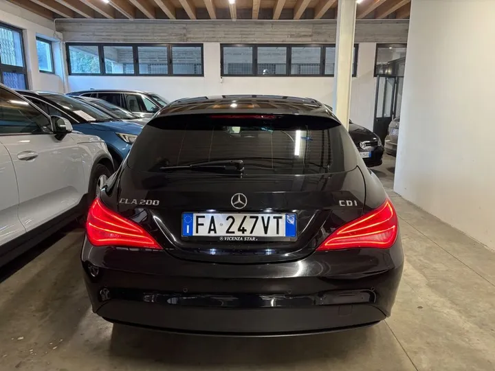 Mercedes-Benz CLA 200