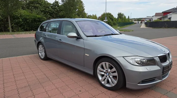 BMW 330