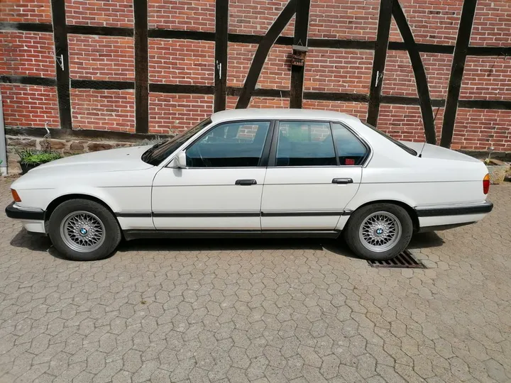 BMW 730