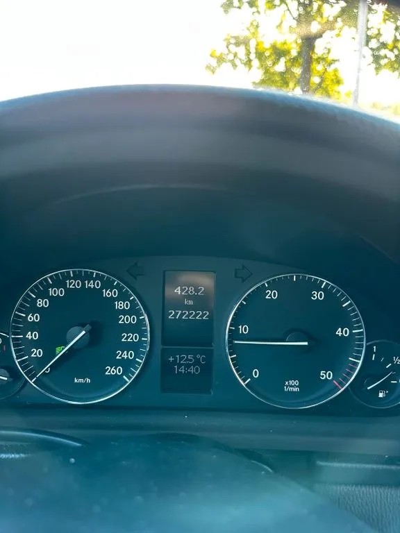 Mercedes-Benz C 220