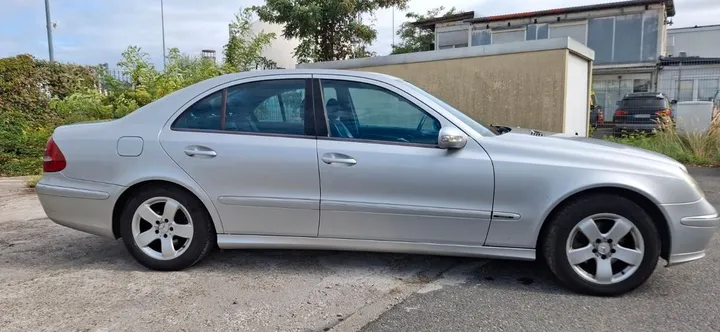 Mercedes-Benz E 220