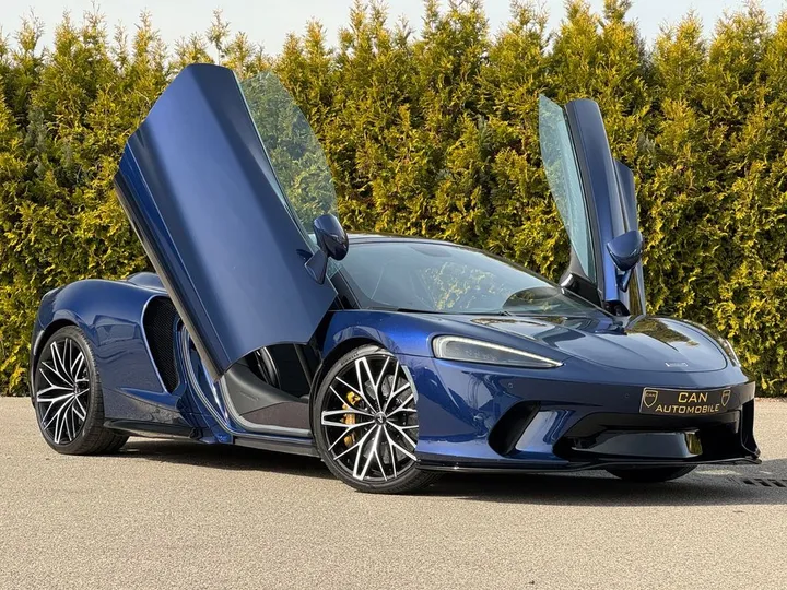 McLaren GT