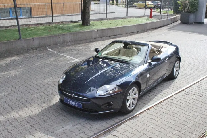 Jaguar XK8