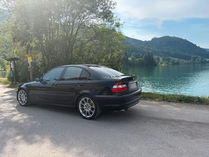 BMW 330