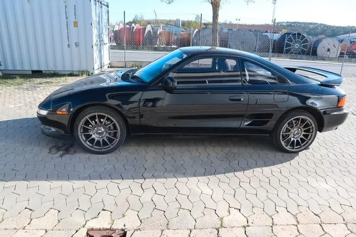 Toyota MR 2