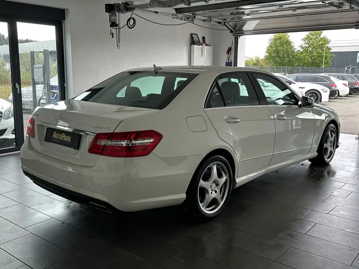 Mercedes-Benz E 500