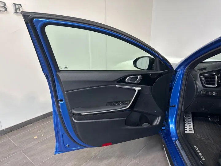 Kia pro cee'd / ProCeed