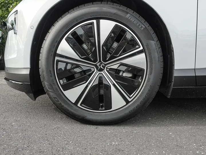 Polestar 4
