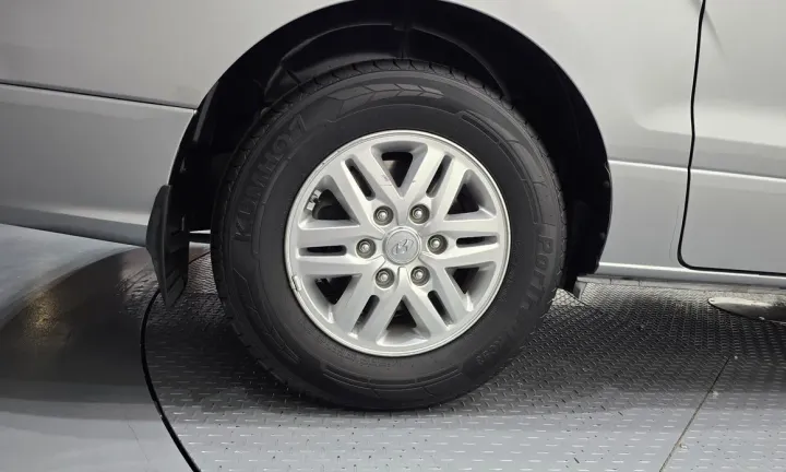 Hyundai Starex