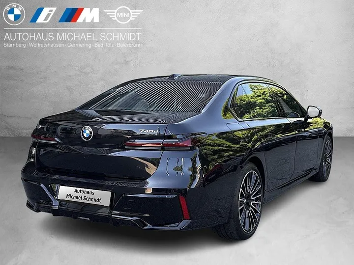 BMW 740