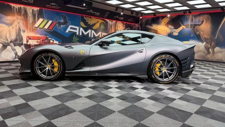 Ferrari 812