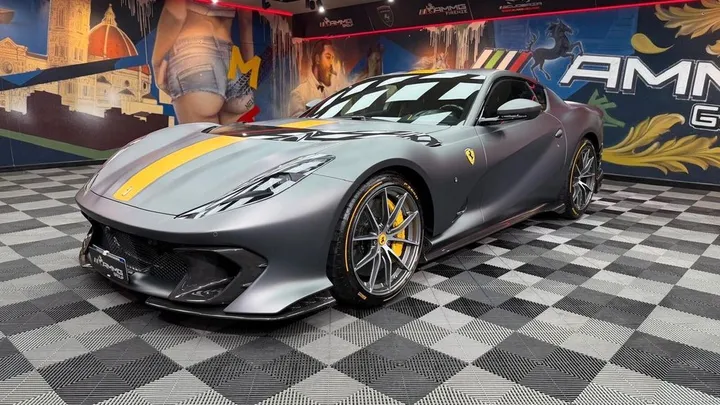 Ferrari 812