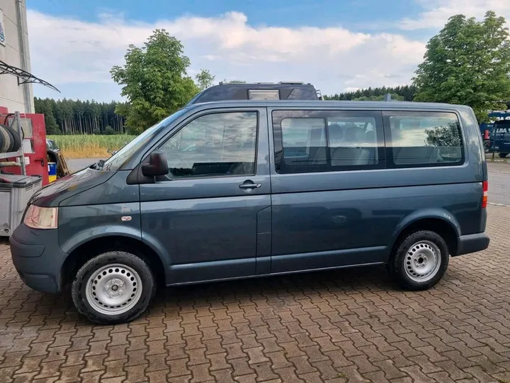 Volkswagen T5 Caravelle