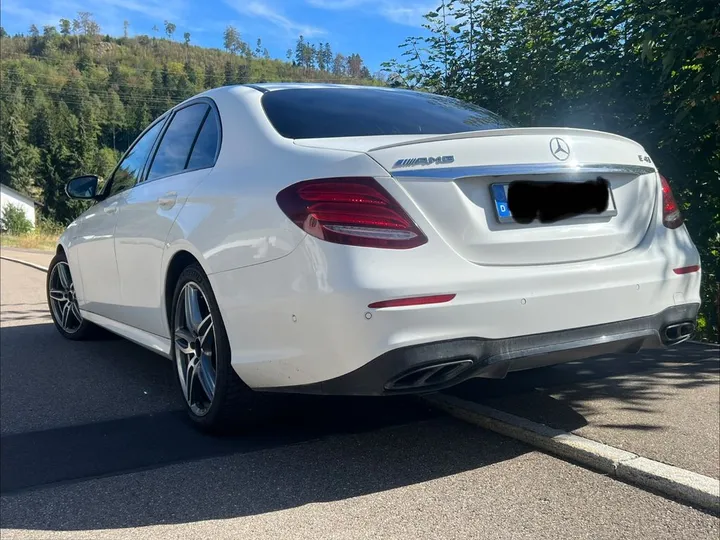 Mercedes-Benz E 43 AMG