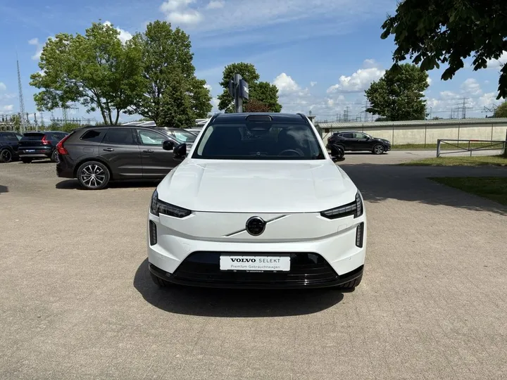 Volvo EX90