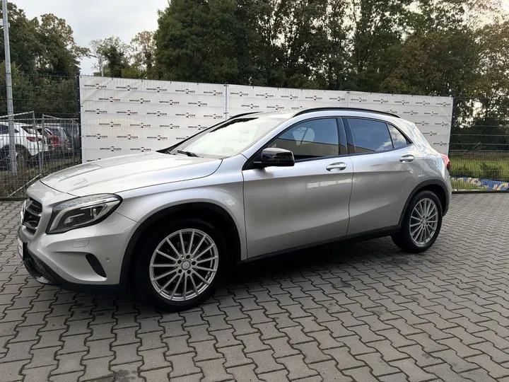 Mercedes-Benz GLA 180
