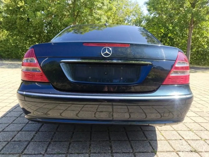 Mercedes-Benz E 270