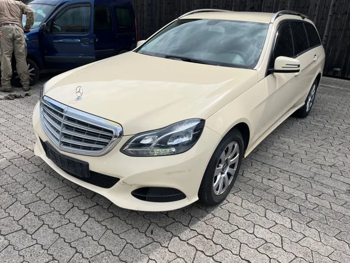 Mercedes-Benz E 200