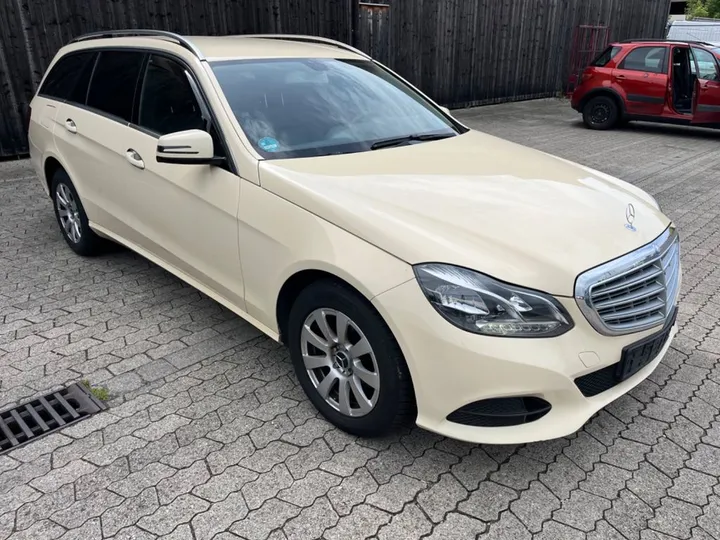 Mercedes-Benz E 200
