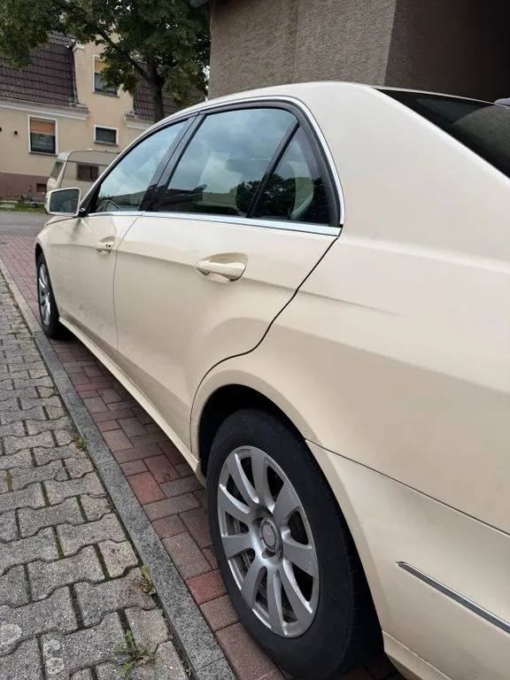 Mercedes-Benz E 200