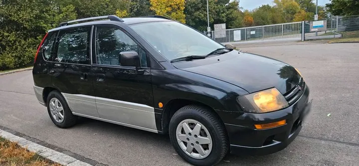 Mitsubishi Space Runner