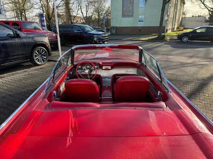 Ford Thunderbird