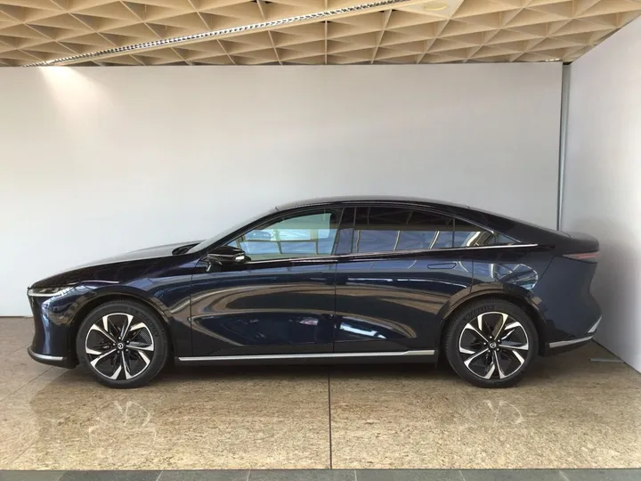 Mazda 6e