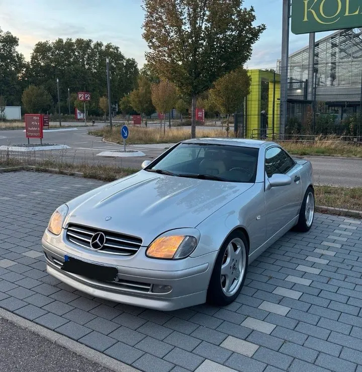Mercedes-Benz SLK 230