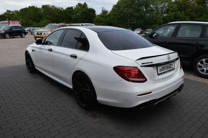 Mercedes-Benz E 63 AMG