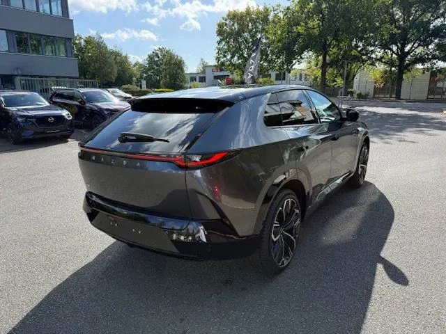 Mazda CX-6e