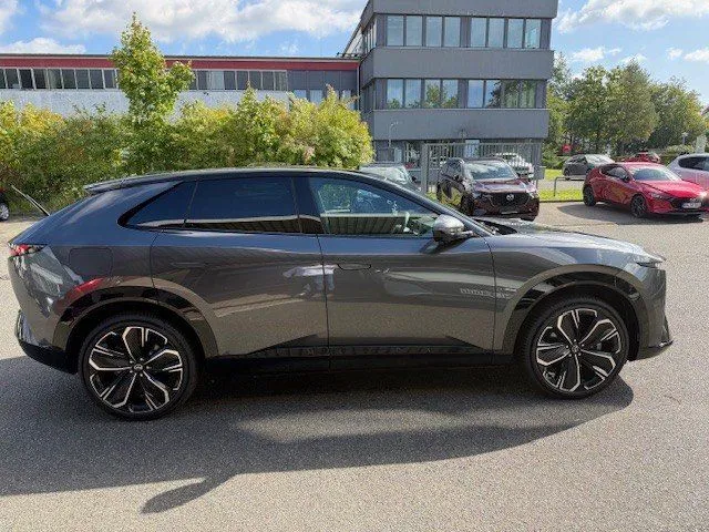 Mazda CX-6e