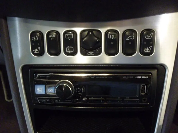 Mercedes-Benz A 210