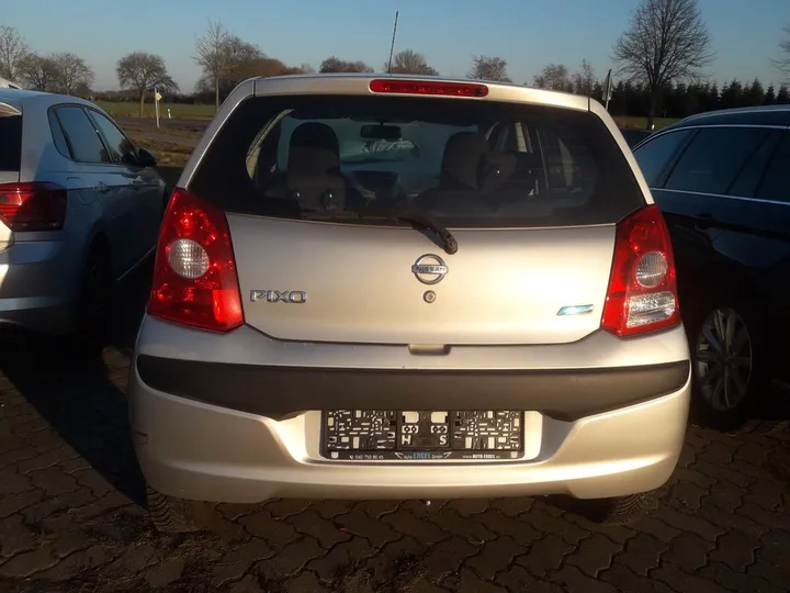Nissan Pixo